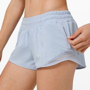 Hotty hot 2.5in short in blue linen